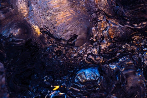 Abstract Arctic sea ice and wind-scoured snow, symbolizing the gap between anecdote and polar bear population science.