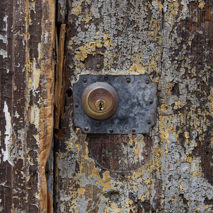 Keyhole in Sicily