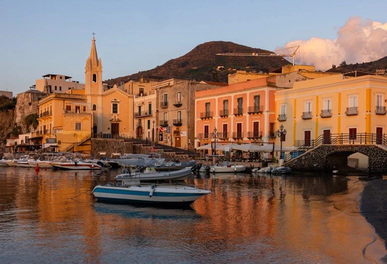 Lipari and the Colonel's Lemon